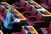 Αποστολάκη: Ο Μητσοτάκης έσπευσε να επιβεβαιώσει ότι είναι ο καλύτερος σύμμαχος των τραπεζών