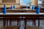 Σχολεία: Με αυστηρά μέτρα η επιστροφή σε δημοτικά και νηπιαγωγεία - Μείωση ύλης στις Πανελλαδικές