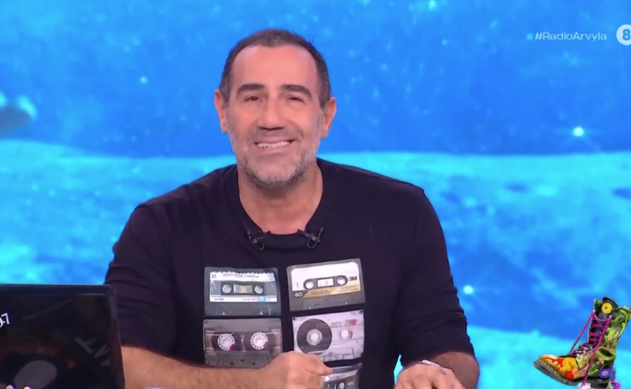 Η τρυφερή ευχή του Αντώνη Κανάκη στο γιο του στον «αέρα» του «Ράδιο Αρβύλα»