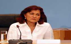 Τι λέει η Φωτίου για την καθυστέρηση στο ελάχιστο εγγυημένο εισόδημα