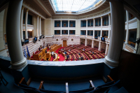 Μακρά και ενδιαφέρουσα η νύχτα της τροπολογίας