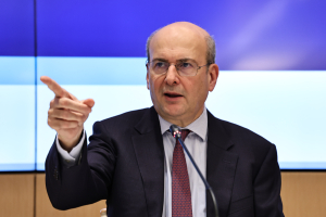 Χατζηδάκης για Χίο: «Να μην αδικούμε τους άντρες και τις γυναίκες του Λιμενικού»