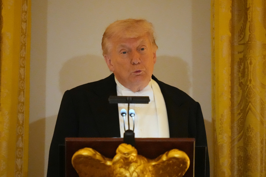 Ο Τραμπ μπέρδεψε την Ουρκανία με το Ιράν - «Στρατιωτικά έχει ηττηθεί - Τα πλοία της βρίσκονται κάτω από το νερό»