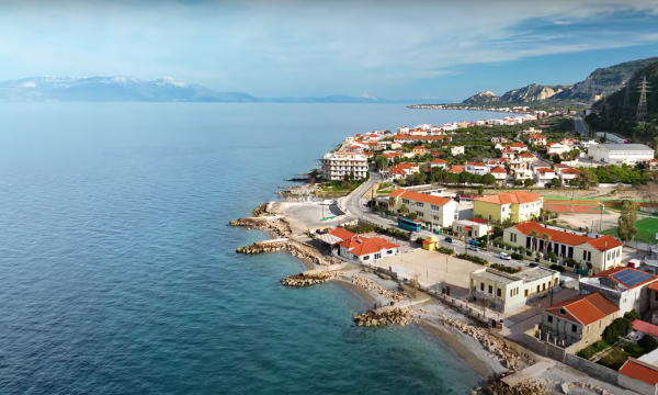 Το μικροσκοπικό ψαροχώρι που απέχει μόλις 1,5 ώρα από την Αθήνα