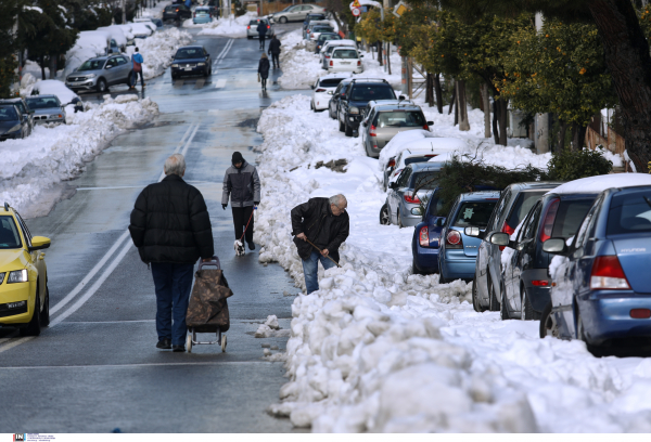 Δήμος Αθηναίων: Άνοιξαν οι δρόμοι, από σήμερα οι αιτήσεις για ζημιές σε οχήματα