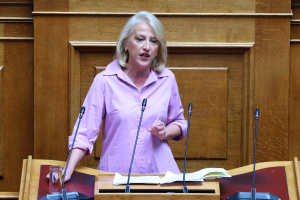 Δούρου για την ηλεκτρική σύνδεσης Ελλάδας – Κύπρου: «Θολή συμφωνία που αφήνει ανοικτά ερωτήματα»