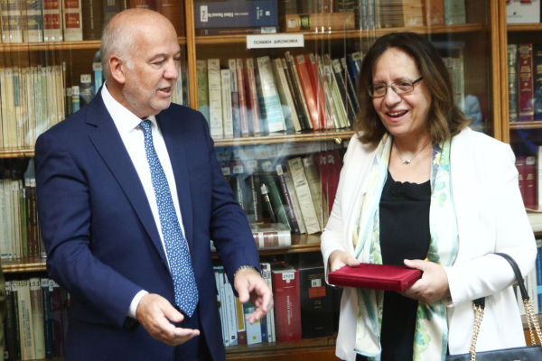 Την παραίτηση Αδειλίνη ζητούν Καπνισάκης - Αυλωνίτης