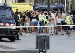 Βαρκελώνη: Ανθρωποκυνηγητό για τον οδηγό του βαν, που άφησε πίσω του 13 νεκρούς