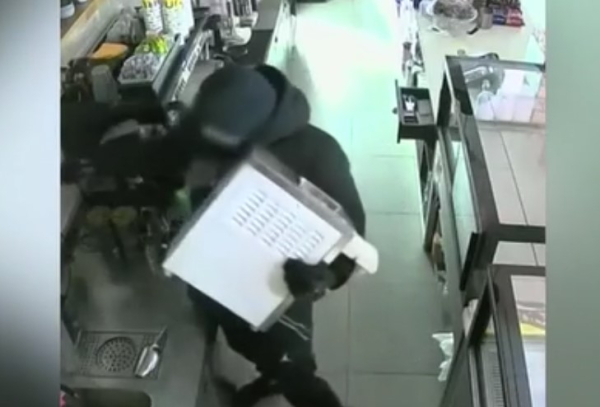 «Eπιδρομές» διαρρηκτών σε Αθήνα και Θεσσαλονίκη