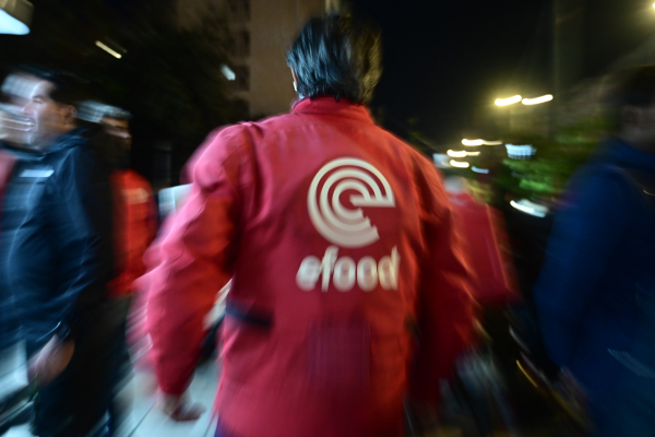 Απεργία σήμερα Τσικνοπέμπτη: Τι ισχύει με το delivery της efood - Σε ποιες πόλεις «σβήνουν» τα μηχανάκια