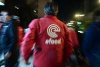 Απεργία σήμερα Τσικνοπέμπτη: Τι ισχύει με το delivery της efood - Σε ποιες πόλεις «σβήνουν» τα μηχανάκια