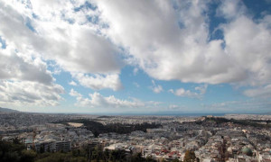 Καιρός σήμερα: Ανεβαίνει σήμερα το θερμόμετρο, αλλά με έντονους βοριάδες και βροχές