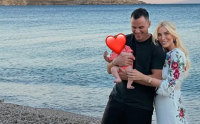 Ο Παναγιώτης Κουτσουμπής ποζάρει με την κόρη του και το Instagram «λιώνει»