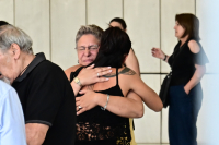 Μάτι: Οι συγγενείς των θυμάτων επαναφέρουν το ζήτημα της διερεύνησης στοιχείων για τον ομαδικό τάφο