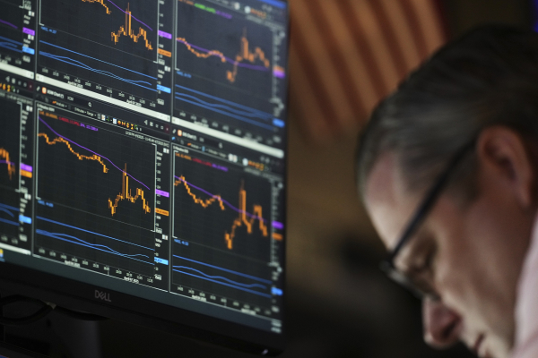 Roller coaster στη Γουόλ Στριτ, λόγω δηλώσεων από τον Λευκό Οίκο για τους δασμούς