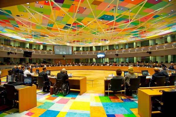 Ανώμαλη… προσγείωση: Στο Eurogroup το πολύ-πολύ να αποφασιστεί η επιστροφή του κουαρτέτου