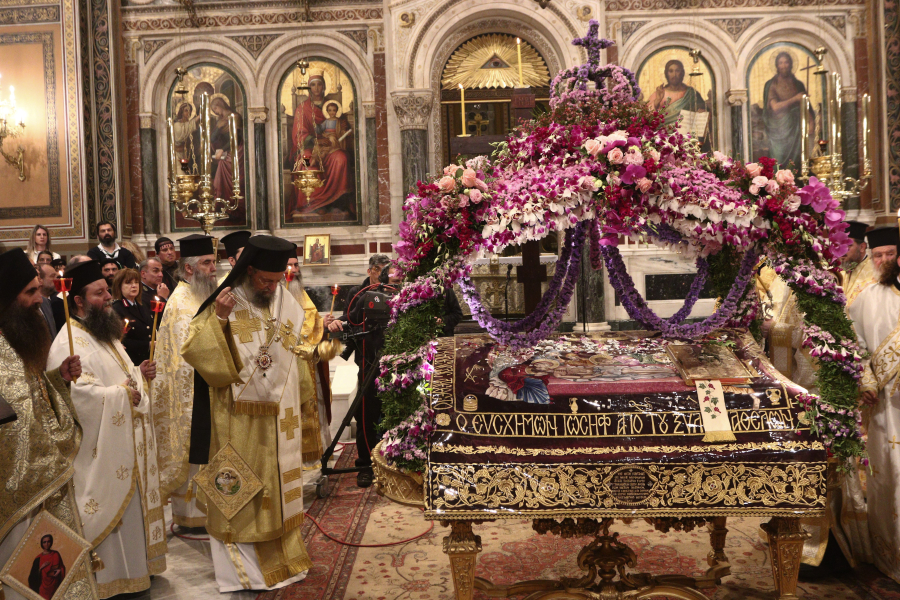 Μεγάλη Παρασκευή: Η Αποκαθήλωση και ο Επιτάφιος θρήνος -«Η ζωή εν τάφω… Ω γλυκύ μου έαρ»