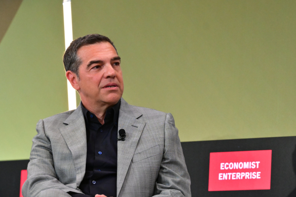 Τσίπρας στον Economist: Εθνική ήττα η εξέλιξη με τα F-35, τη χρεώνεται προσωπικά ο πρωθυπουργός