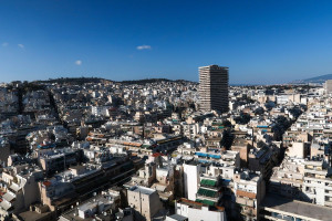 Οι συμβολαιογράφοι απειλούν να μπλοκάρουν τις μεταβιβάσεις ακινήτων