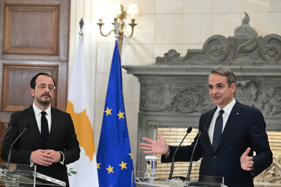 ΣΥΡΙΖΑ για συνάντηση Μητσοτάκη -Χριστοδουλίδη: Πόσα προβλήματα θα προκαλέσει η εξωτερική πολιτική της κυβέρνησης;