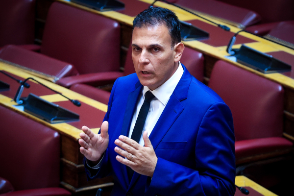 Καραμέρος για «Ομάδα Αλήθειας»: Η κυβέρνηση απολαμβάνει με ανακούφιση την αρχειοθέτηση της υπόθεσης