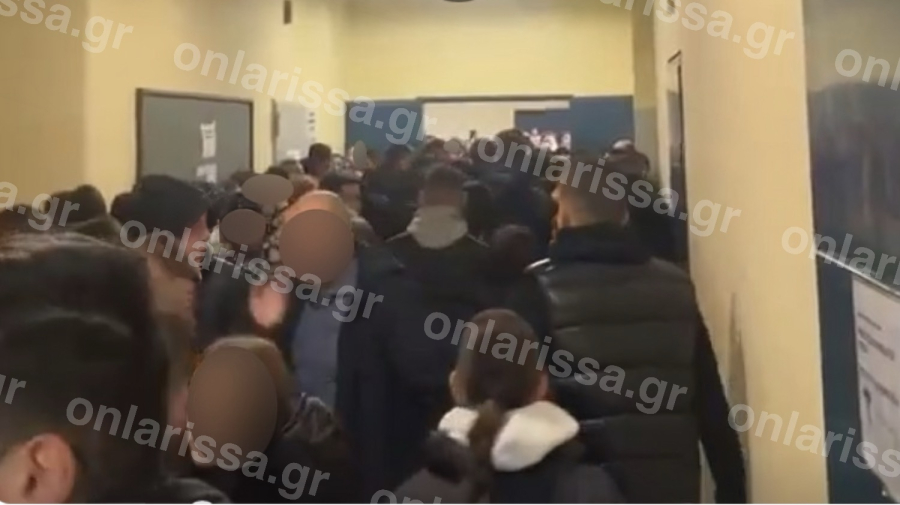 Λάρισα: Ζήτησαν το λόγο από συμμαθητή τους που παρενόχλησε μαθήτρια - Η επεμβαση της Αστυνομίας