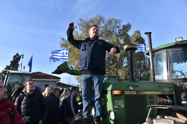 Τελεσίγραφο σε αγρότες: «Αδειάστε άμεσα το λιμάνι του Βόλου»