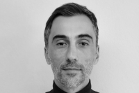 Ο 89χρονος της διπλανής πόρτας