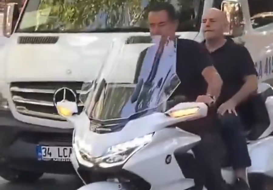 Τουρκία: O Ατζούν Ιλιτζαλί πήγε βόλτα τον Γιάννη Αλαφούζο με μοτοσυκλέτα (Βίντεο)