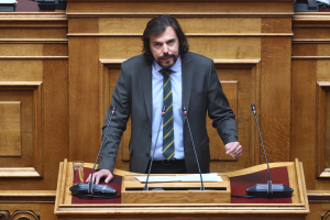 Ο Πέτρος Παππάς ψηφίζει Γιαννίτση