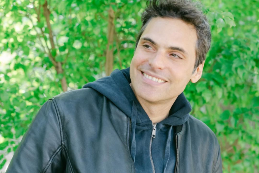 Γιώργος Παπαγεωργίου: «Μας κυβερνά μια ελίτ που μας κουνάει και το χέρι» (Βίντεο)