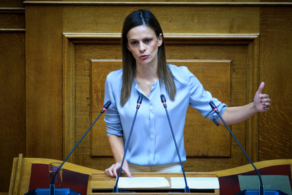 Αχτσιόγλου για προσχέδιο προϋπολογισμού: Φτωχοποίηση των περισσότερων, προκλητικός πλουτισμός ελάχιστων