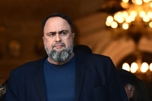 Βαγγέλης Μαρινάκης: Έκκληση για διεθνή συμμαχία ώστε να ανοίξουν τα Στενά του Ορμούζ