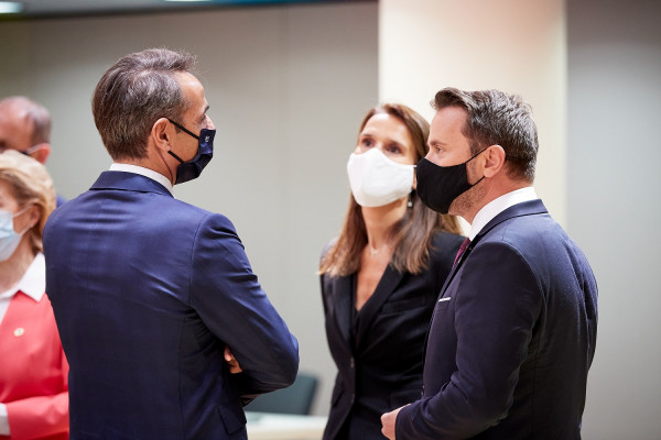 Σύνοδος Κορυφής: Ξεκίνησε ο νέος γύρος διαπραγματεύσεων- «Η Αθήνα διεκδικεί ό,τι καλύτερο μπορεί»