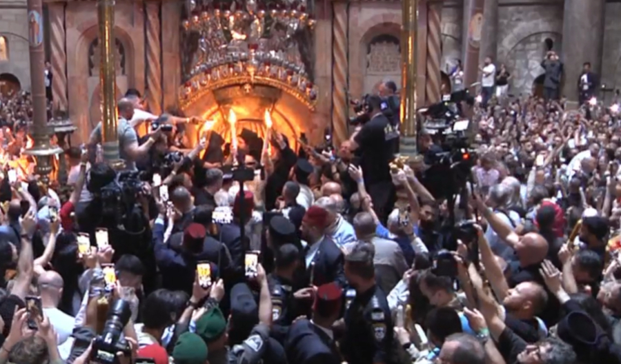 Άγιο Φως: Παρακολουθήστε την Τελετή Αφής στα Ιεροσόλυμα - Η ώρα άφιξης στην Ελλάδα