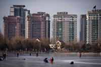 Ο αποπληθωρισμός επιμένει και βαθαίνει τις ρωγμές στην κινεζική οικονομία
