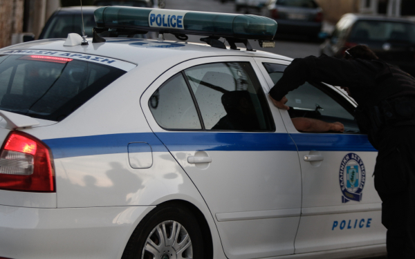 Άγιος Παντελεήμονας: Πήγαν να εξαπατήσουν 99χρονη και τους περίμεναν οι αστυνομικοί