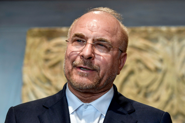 Ιράν: Ο Γκαλιμπάφ «τρολάρει» ΗΠΑ και Χέγκσεθ για τον ναυτικό αποκλεισμό