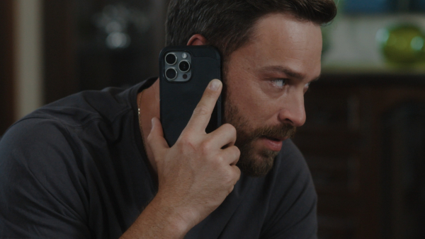 «Η Γη της Ελιάς»: Ο Παυλής γυρίζει στο σπίτι και διαπιστώνει ότι η Δάφνη έχει φύγει με το μωρό