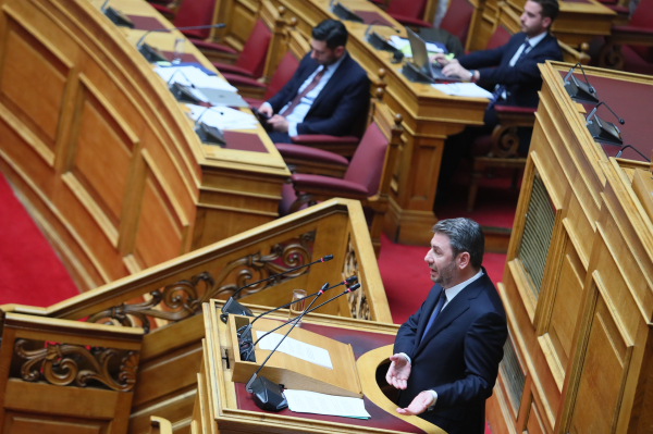 Ανδρουλάκης: «Ασημικά προς εκποίηση τα δίκτυα για την κυβέρνηση»