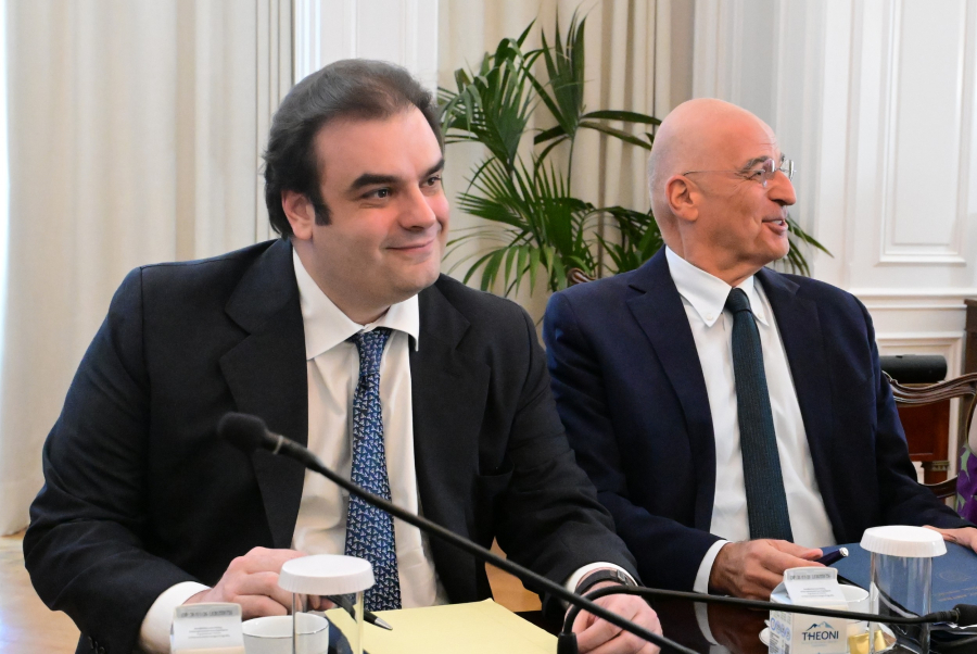 Πιερρακάκης VS Δένδια: Οι δημοφιλέστεροι και οι υπουργοί που δεν γνωρίζουμε το όνομά τους!