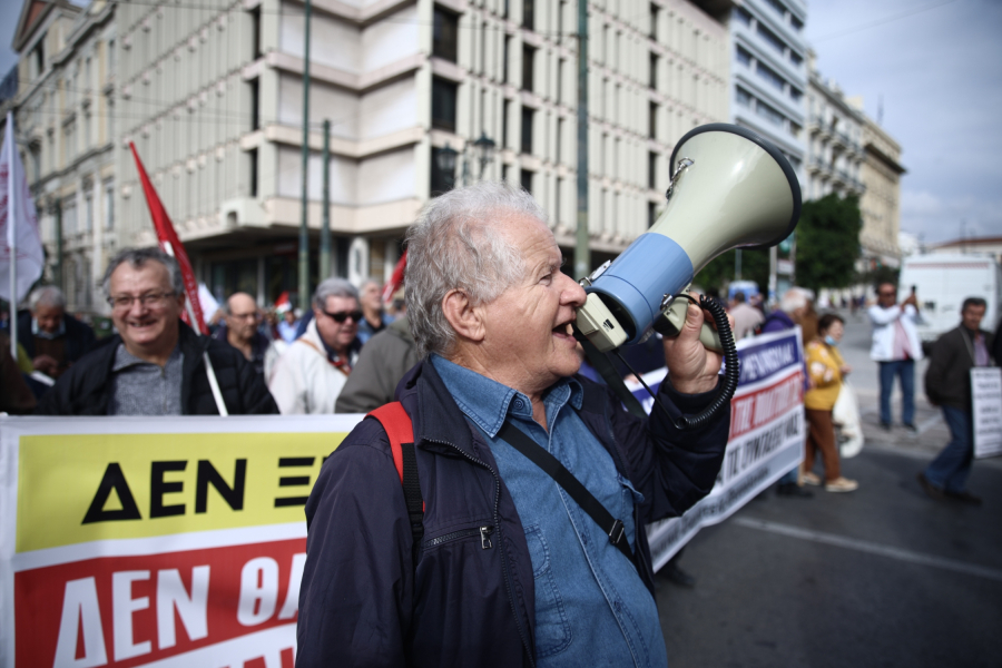 Όρια ηλικίας συνταξιοδότησης: Νέες αλλαγές το 2026 λόγω έκρηξης αιτήσεων