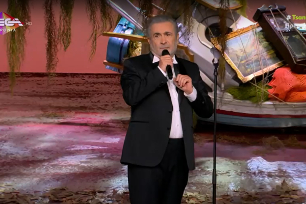 Λαζόπουλος: Μυρίζει Πορτοσάλτε εδώ μέσα; (βιντεο)