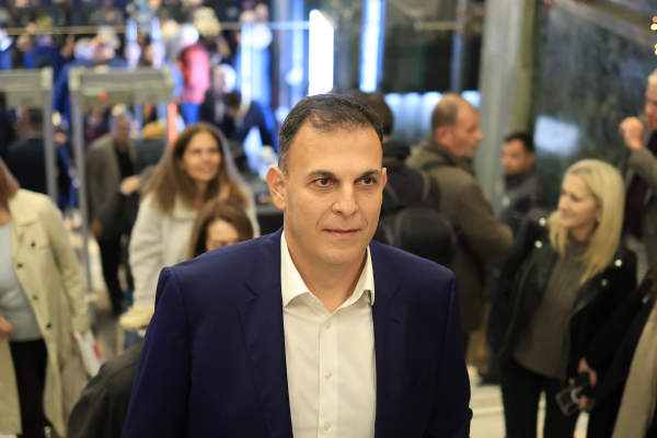 Και επίσημα μέλος της ΕΛΑΣ ο Γιώργος Καραμέρος - Το βίντεο με το καράβι και το ταξίδι