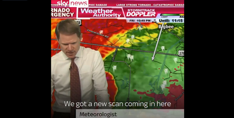 «Ω Χριστέ μου, βοήθησέ τους», μετεωρολόγος σοκάρεται βλέποντας την πρόβλεψη για τον ανεμοστρόβιλο