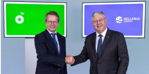 Η HELLENiQ ENERGY και η bp επεκτείνουν τη στρατηγική τους συνεργασία έως το 2035