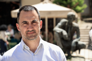 Στη δίκη για το ναυάγιο της Πύλου ο Χαρίτσης - Θα καταθέσει ως μάρτυρας