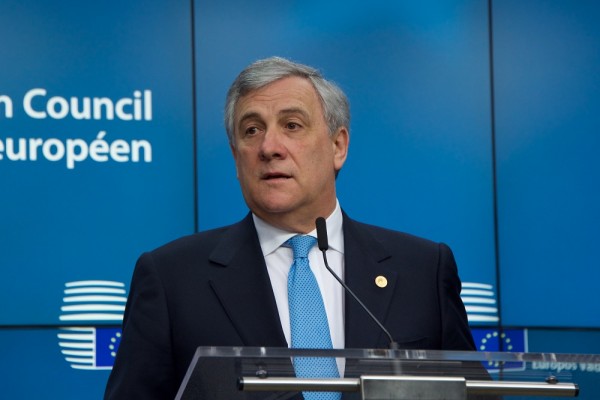 Στα ελληνικά, το μήνυμα συμπαράστασης του Ταγιάνι στους σεισμόπληκτους της Λέσβου