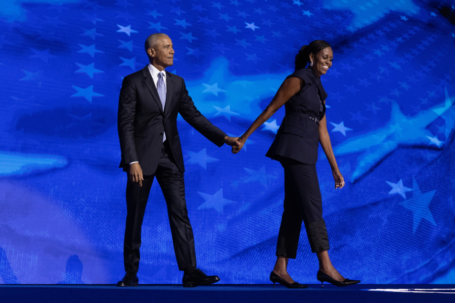 Χωρίς τη Μισέλ ο Μπαράκ Ομπάμα στην ορκωμοσία του Τραμπ - Κάποιοι «βλέπουν» διαζύγιο