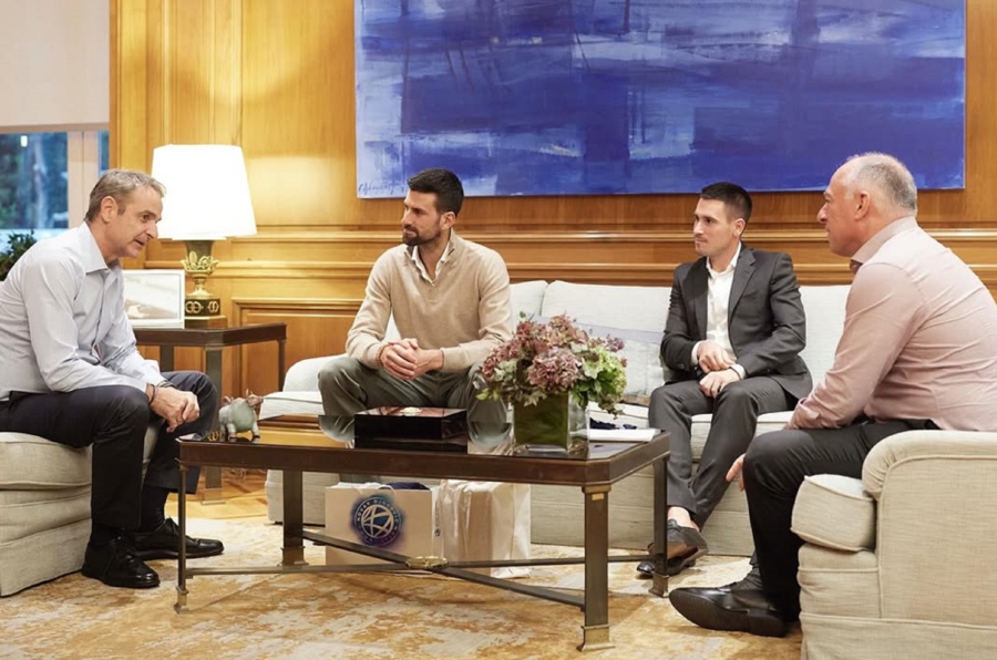 Στο Μαξίμου ο Τζόκοβιτς, συνάντησε τον Μητσοτάκη